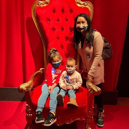 💋 

Fun day at the fieldmuseum and the #wildcolorfield exhibit was perfect for little ones to run around during this winter break. #busytoddlers #winterbreak